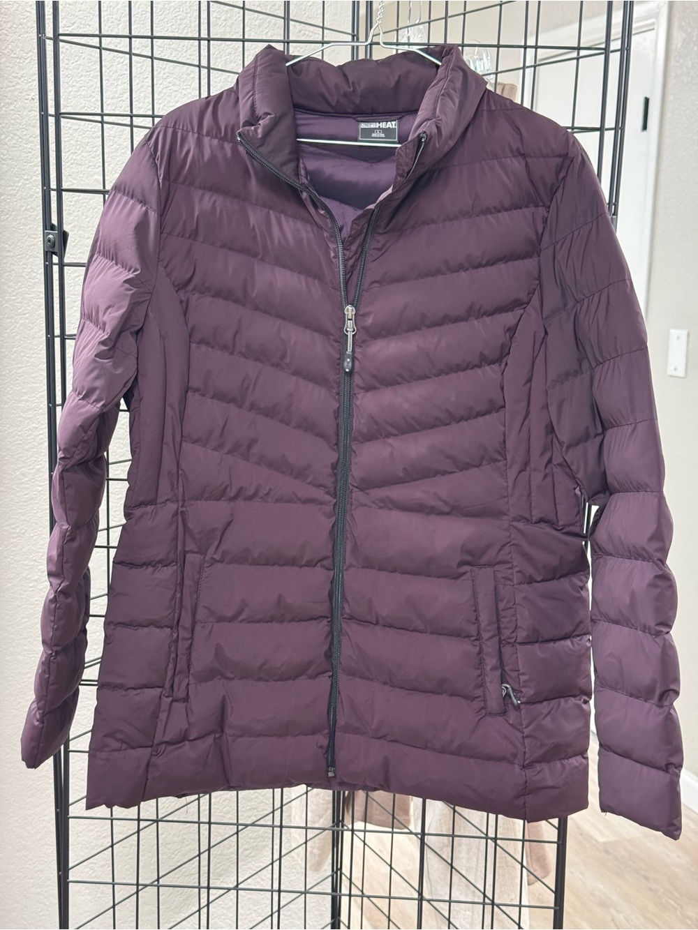 32 Degrees Women's Quilted Puffer Jacket in Plum pit 22” L 29” size Large